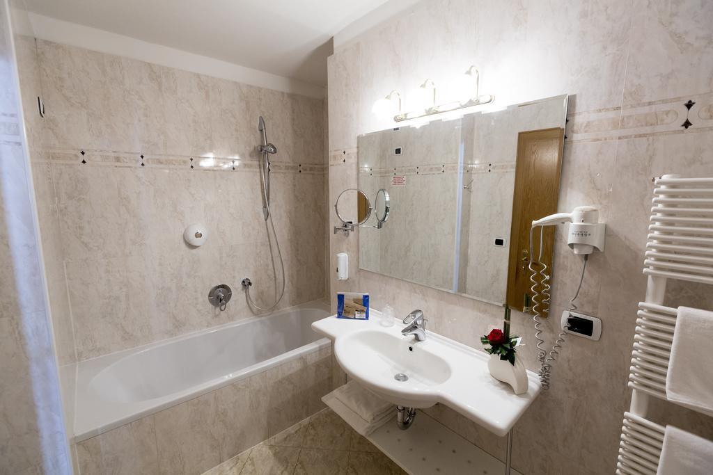 Double or Twin Room Balcony